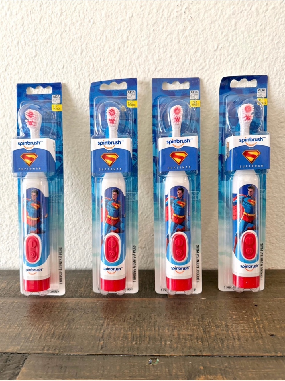 SPINBRUSH Kids Toothbrush Superman Battery Operated Blue Red 4 Pack - Picture 2 of 4